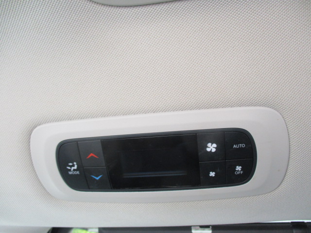 Used 2018 Chrysler Pacifica Touring-L FWD image 20