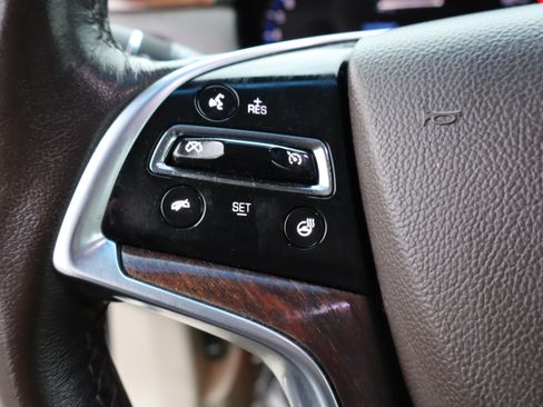 Used 2014 Cadillac XTS Luxury image 21