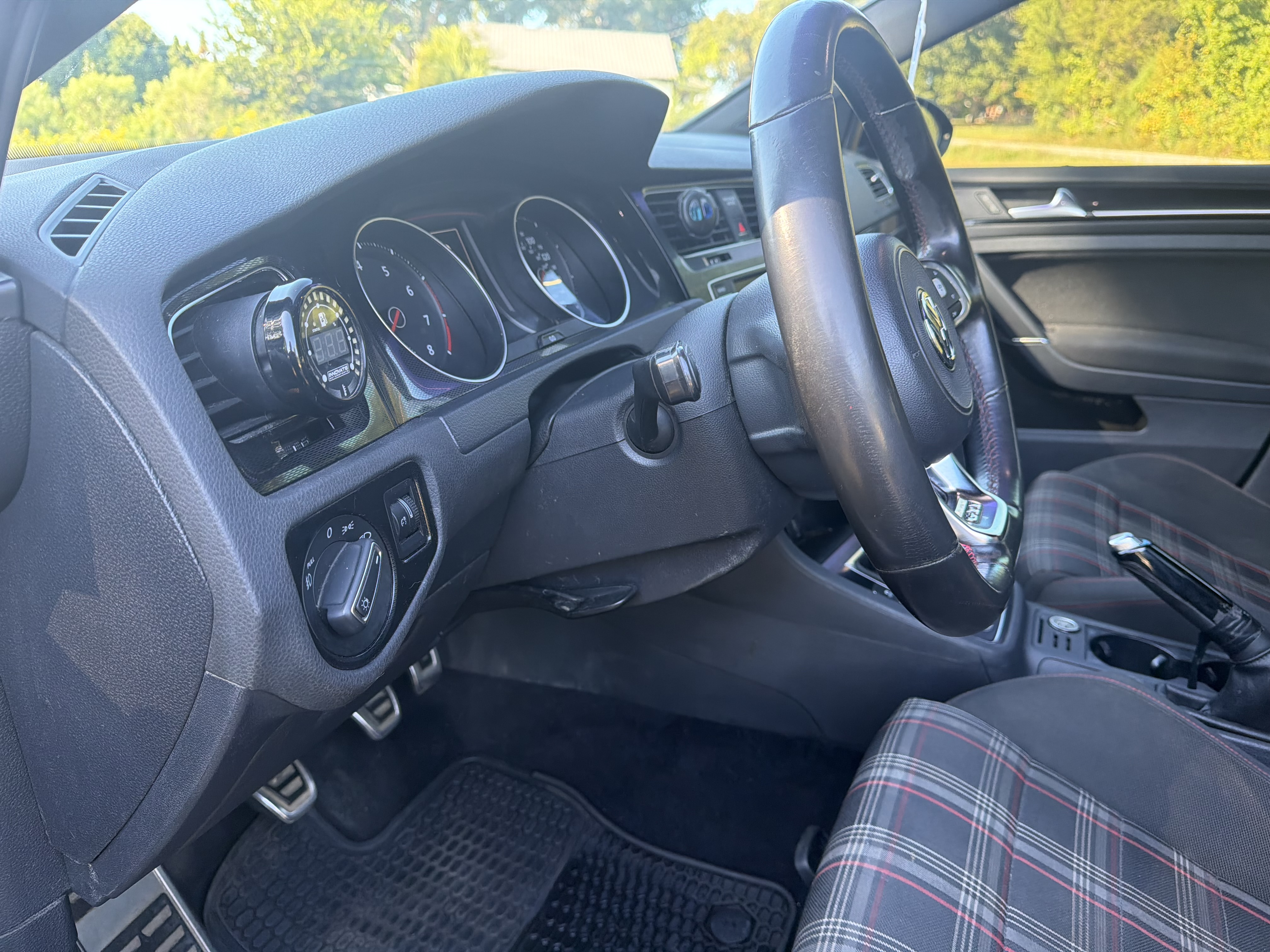Used 2017 Volkswagen GTI 4-Door FWD image 39
