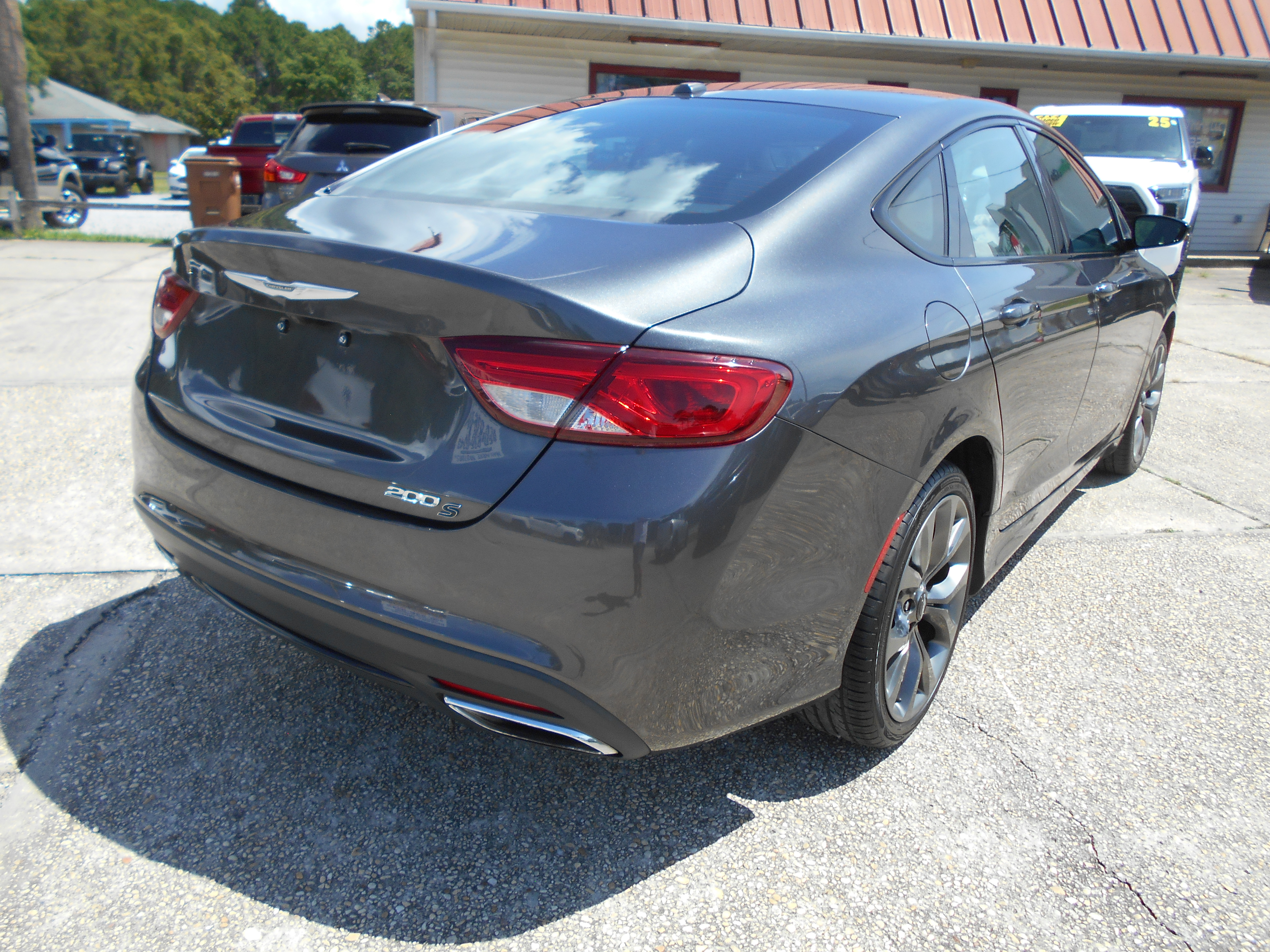 Used 2016 Chrysler 200 S FWD image 5