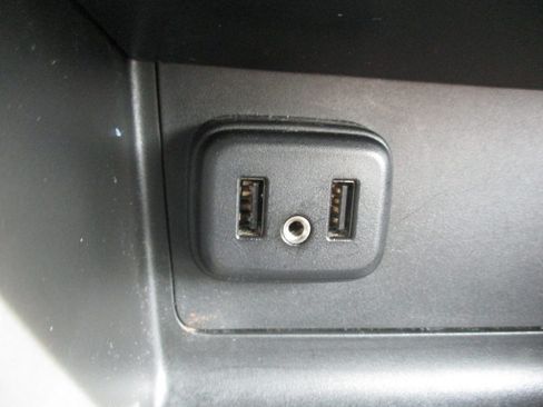 Used 2019 Chevrolet Colorado W/T image 38