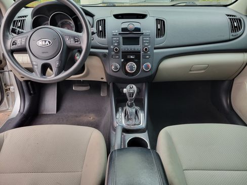Used 2011 Kia Forte EX image 11