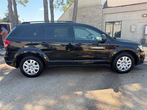 Used 2018 Dodge Journey FWD SE image 6