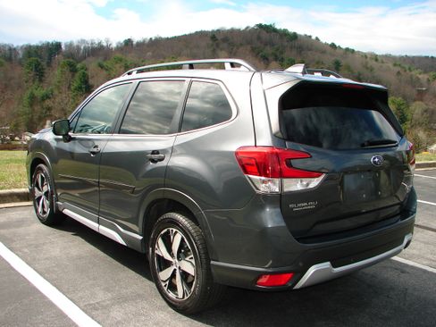 Used 2020 Subaru Forester Touring image 13