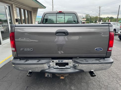 Used 2004 Ford F250 4x4 Regular Cab Super Duty image 9