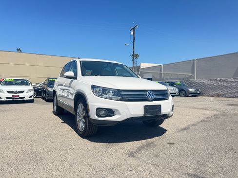 Used 2012 Volkswagen Tiguan FWD image 12