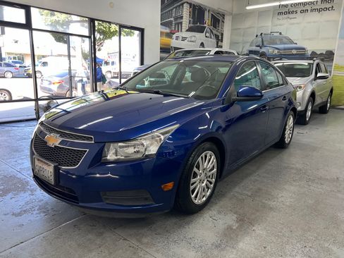 Used 2012 Chevrolet Cruze Eco image 2