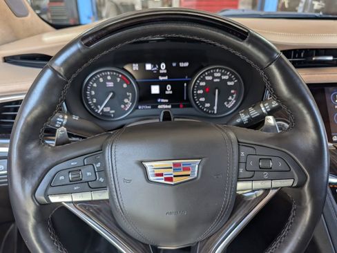Used 2024 Cadillac XT6 AWD Sport image 11