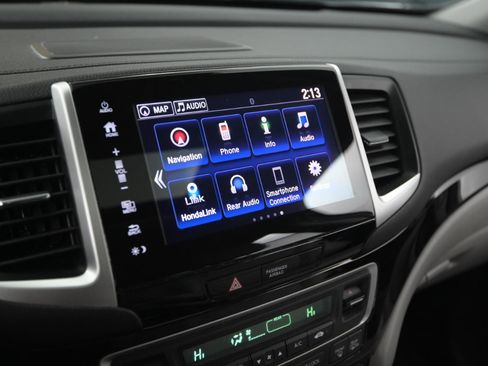 Used 2017 Honda Pilot Touring image 32