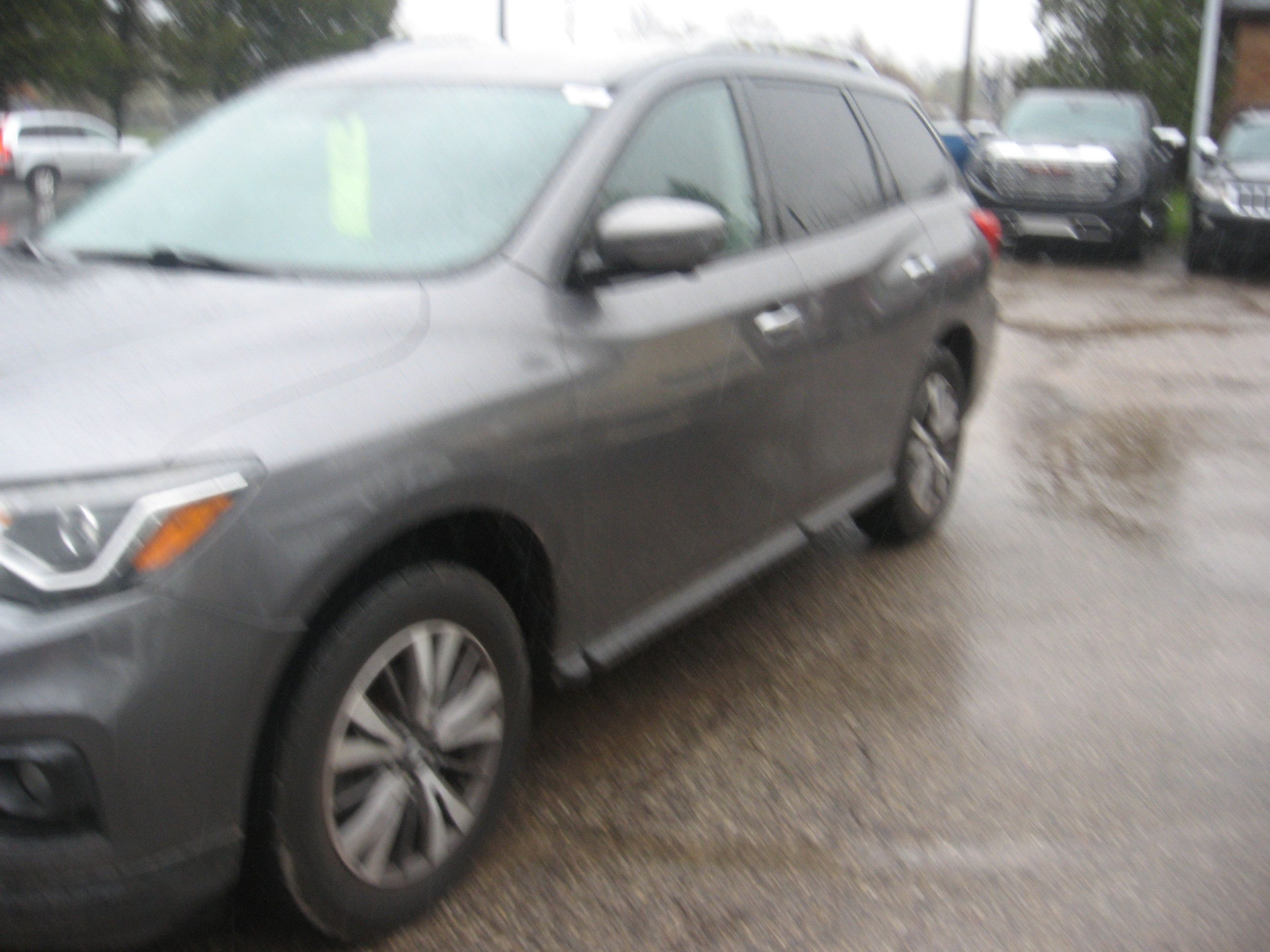 Used 2017 Nissan Pathfinder Platinum AWD/4WD image 1