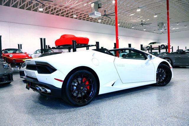 Used 2017 Lamborghini Huracan LP 580-2 RWD image 14