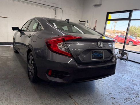 Used 2018 Honda Civic EX Sedan image 5