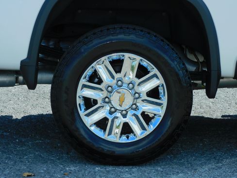 Used 2024 Chevrolet Silverado 2500 High Country image 10