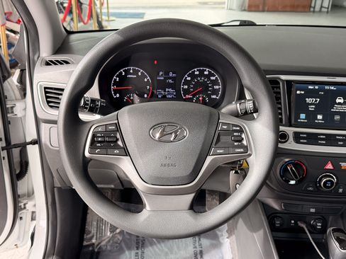 Used 2022 Hyundai Accent SEL image 9