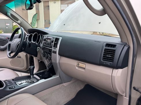 Used 2007 Toyota 4Runner Limited image 31