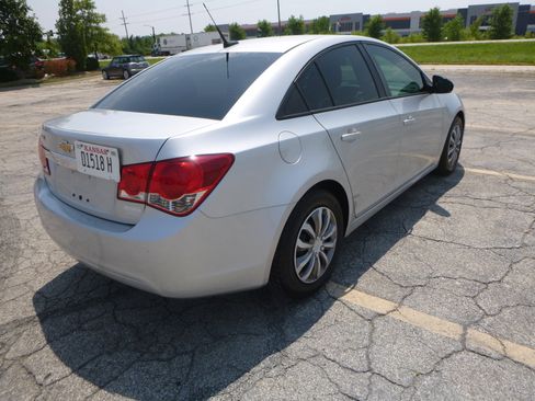 Used 2014 Chevrolet Cruze LS FWD image 6