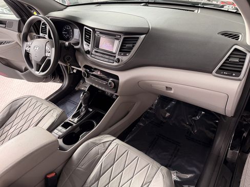 Used 2017 Hyundai Tucson SE image 14