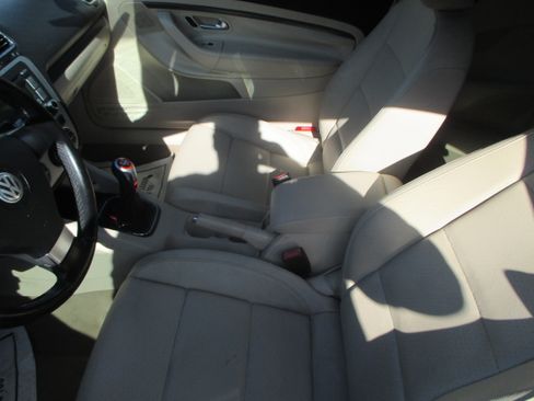 Used 2009 Volkswagen Eos Komfort FWD image 9