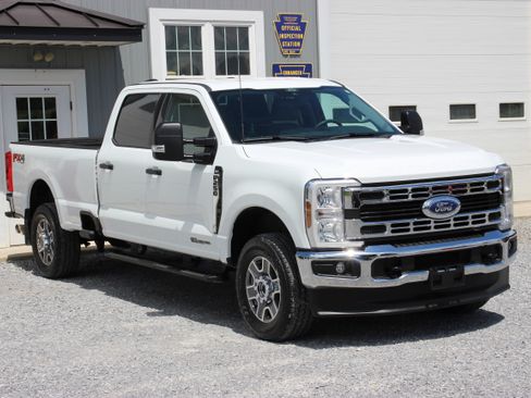 Used 2025 Ford F250 4x4 Crew Cab Super Duty image 1