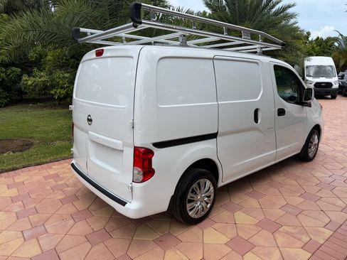 Used 2019 Nissan NV200 SV Van 4D FWD image 4