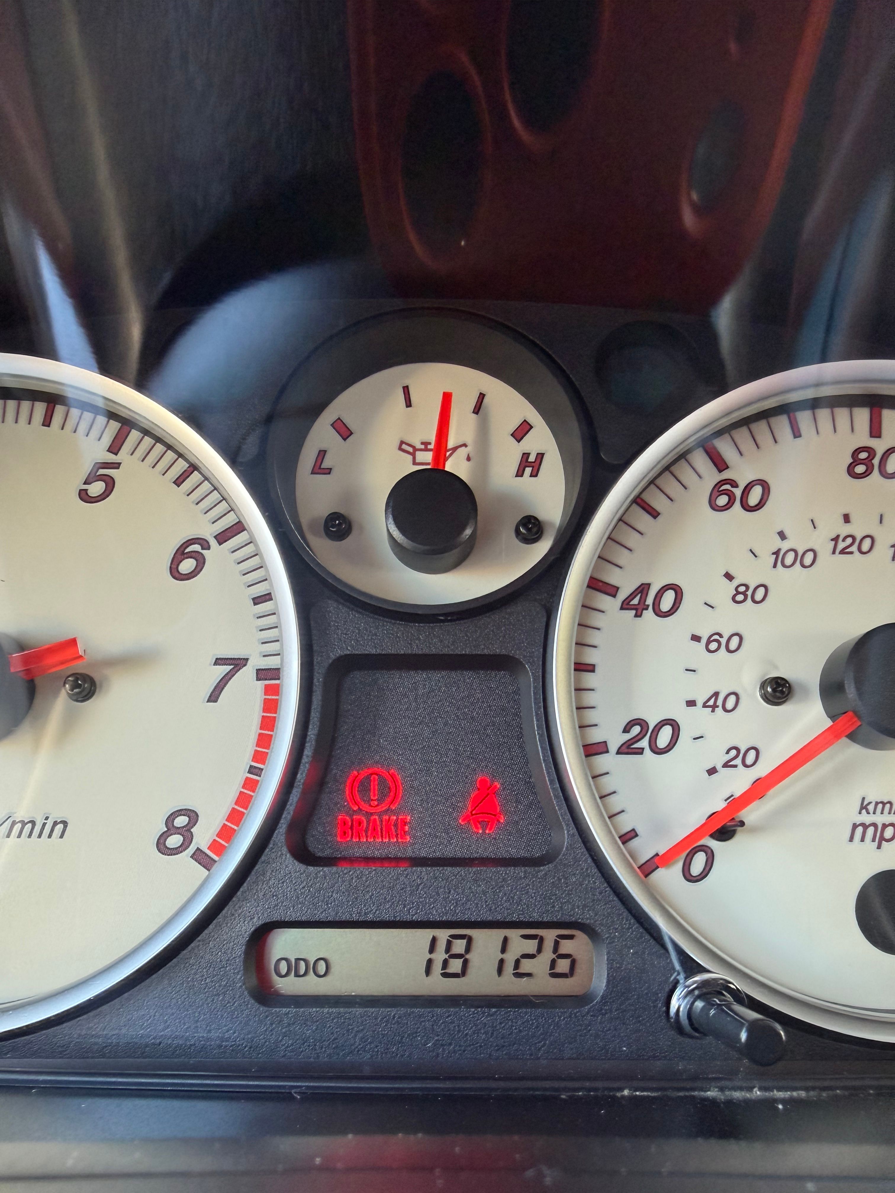Used 2002 MAZDA MX-5 Miata LS RWD image 2
