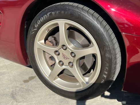 Used 2003 Chevrolet Corvette image 18