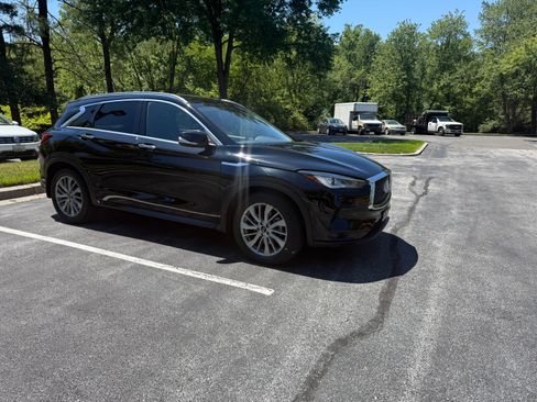 Used 2023 INFINITI QX50 AWD Luxe image 1