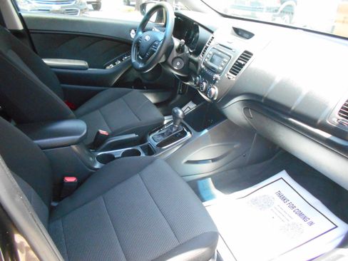 Used 2018 Kia Forte LX Sedan FWD image 10