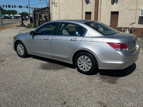 Used 2009 Honda Accord LX Sedan image 8
