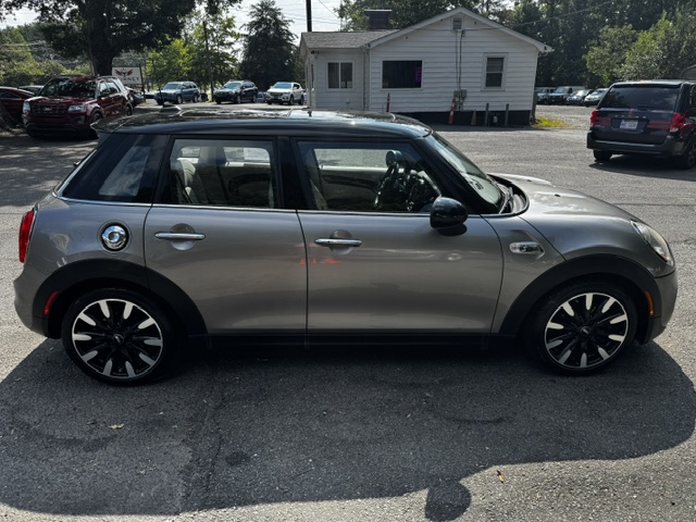 Used 2017 MINI Cooper S 4-Door Hardtop FWD image 6