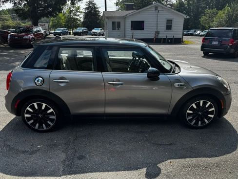 Used 2017 MINI Cooper S 4-Door Hardtop FWD image 6