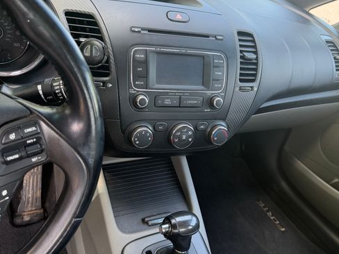 Used 2014 Kia Forte EX image 43