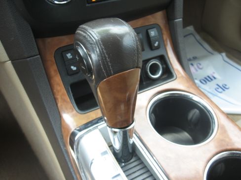 Used 2010 Buick Enclave AWD CXL image 12