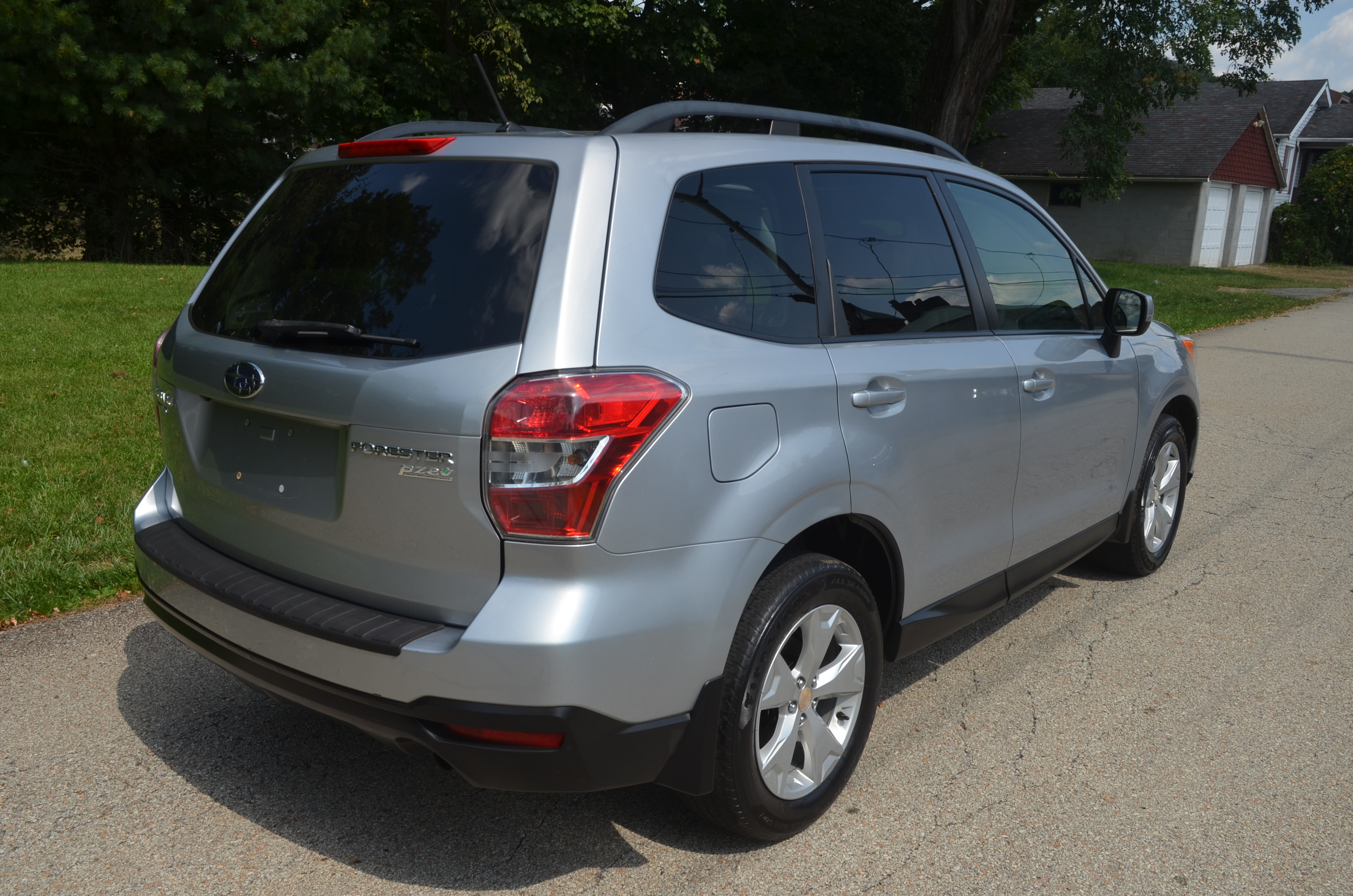 Used 2015 Subaru Forester 2.5i Premium AWD/4WD image 5
