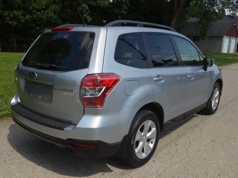 Used 2015 Subaru Forester 2.5i Premium AWD/4WD image 5