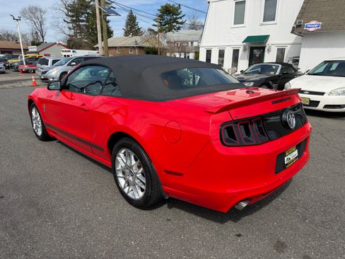 Used 2014 Ford Mustang Premium image 40