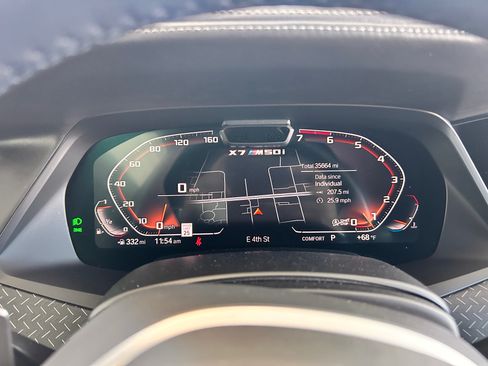Used 2020 BMW X7 M50i image 11