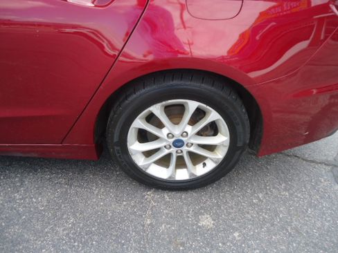 Used 2019 Ford Fusion SEL image 9