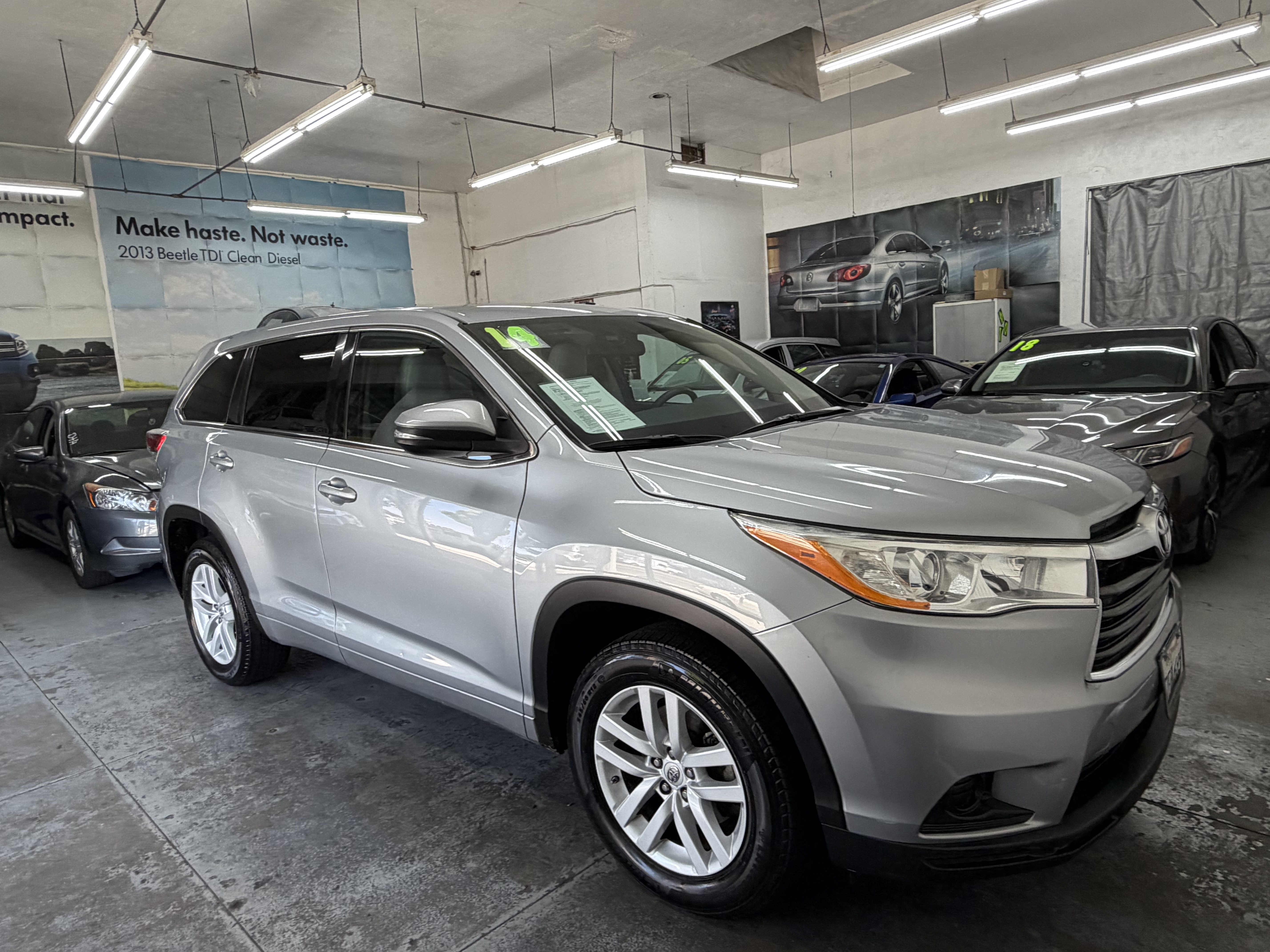Used 2014 Toyota Highlander FWD LE V6 image 10