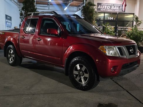 Used 2013 Nissan Frontier PRO-4X image 3