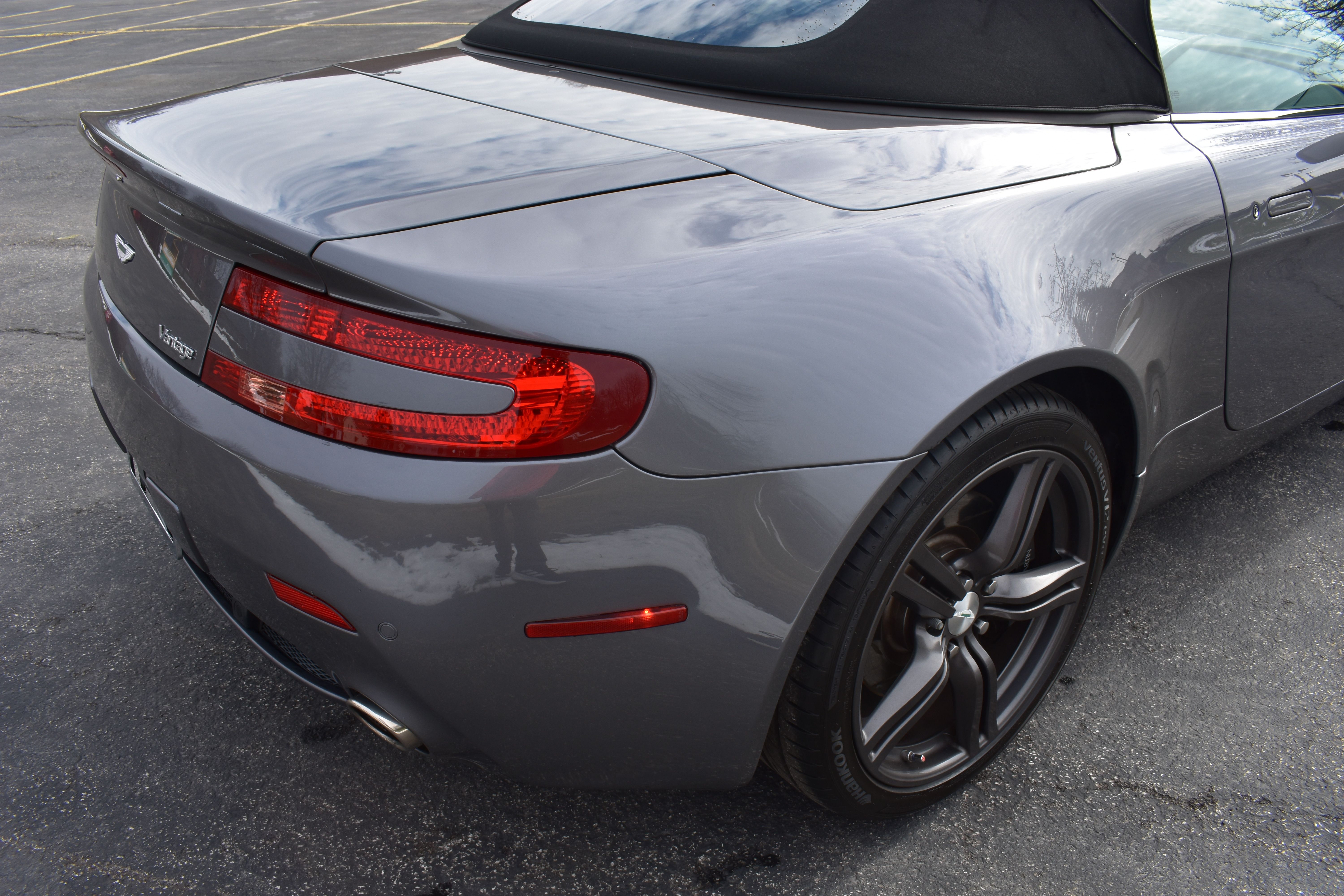 Used 2009 Aston Martin V8 Vantage Roadster RWD image 33