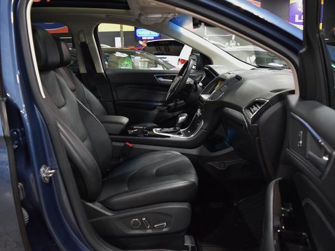 Used 2018 Ford Edge Titanium image 24