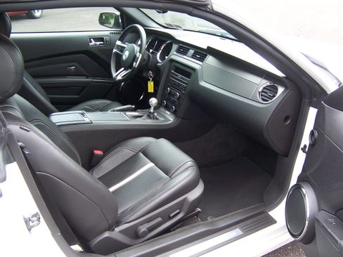 Used 2013 Ford Mustang GT Convertible RWD image 14