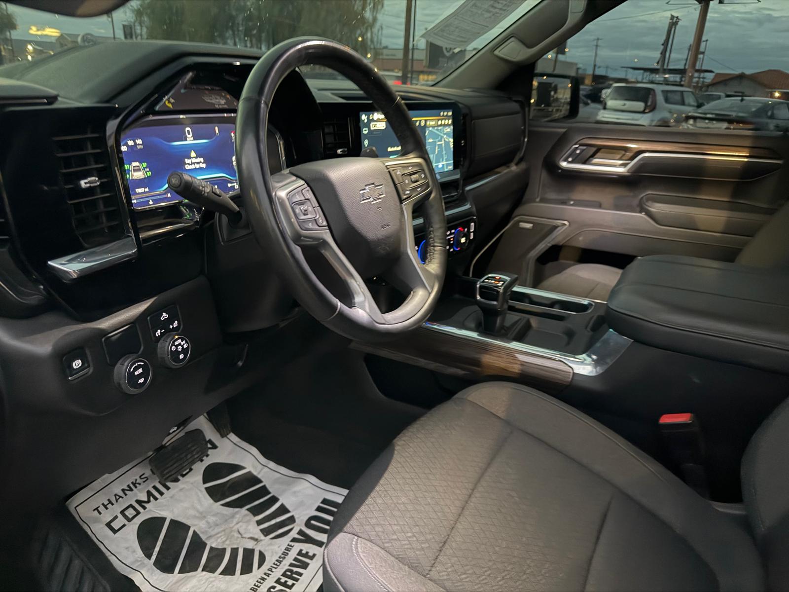 Used 2024 Chevrolet Silverado 1500 2WD Crew Cab RST image 9