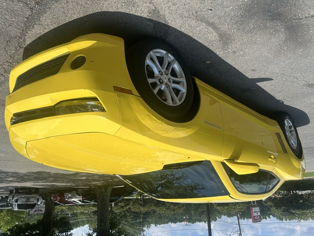 Used 2015 Chevrolet Camaro LS Coupe RWD image 7