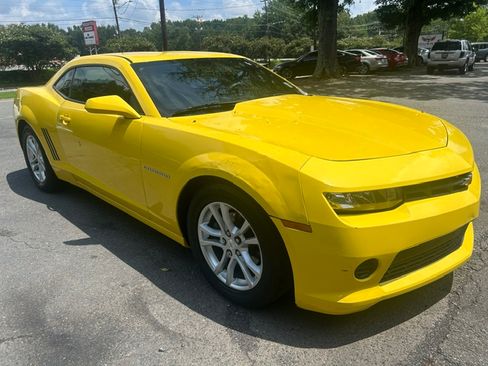 Used 2015 Chevrolet Camaro LS Coupe RWD image 7