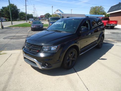 Used 2020 Dodge Journey FWD Crossroad image 1