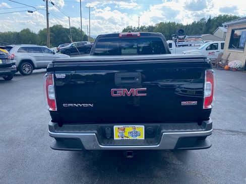 Used 2016 GMC Canyon SLE image 24