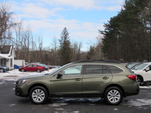 Used 2019 Subaru Outback 2.5i Premium image 4