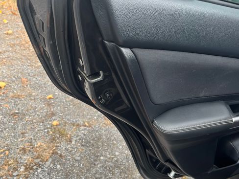 Used 2015 Subaru XV Crosstrek 2.0i Premium image 12